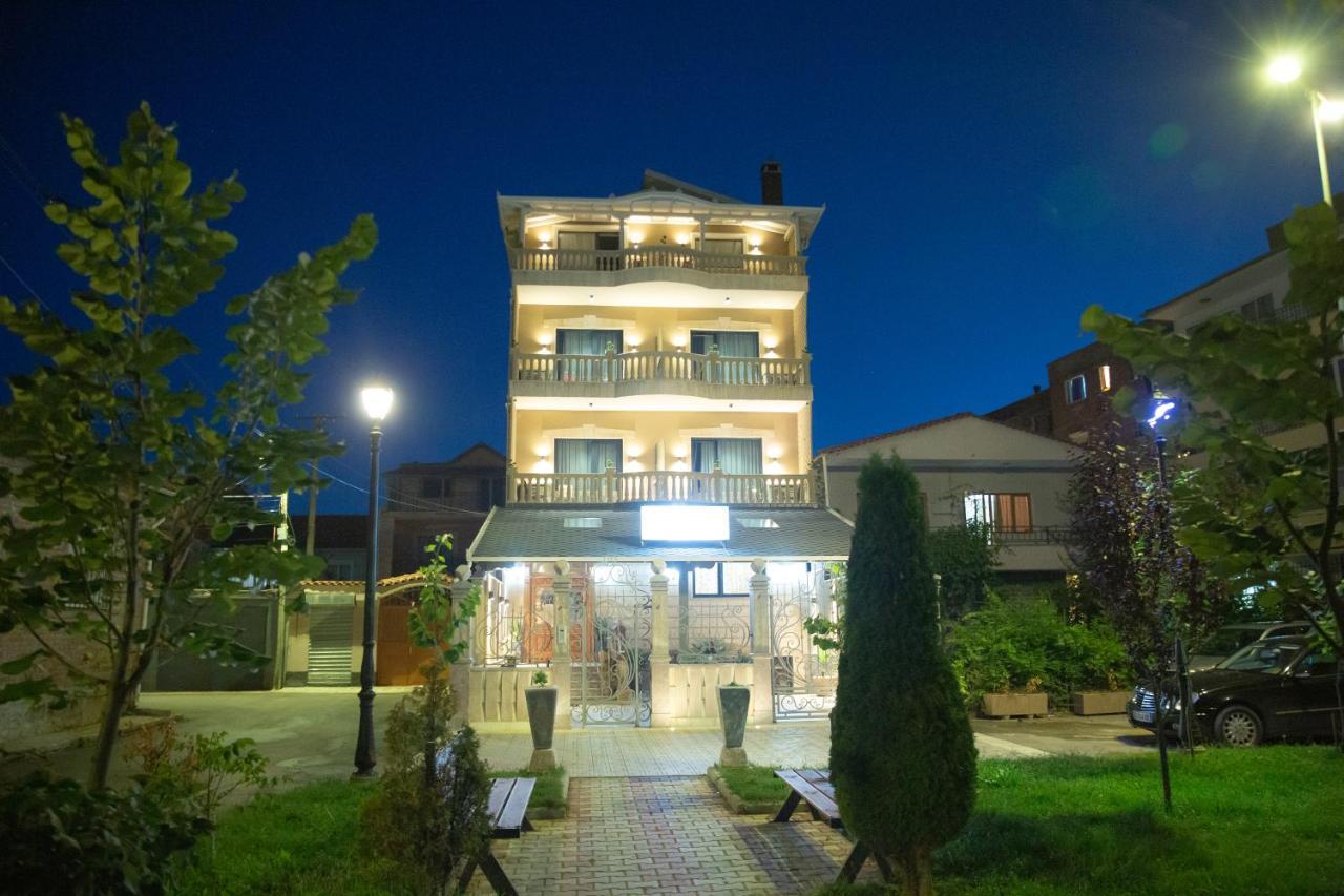Vila Mariss Korça Kültér fotó
